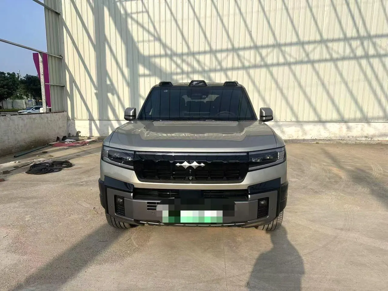 FangChengBao 2025 Leopard 8 2.0T Stepless Zhiyong Flagship Edition 7-seat Automatic Gear 2