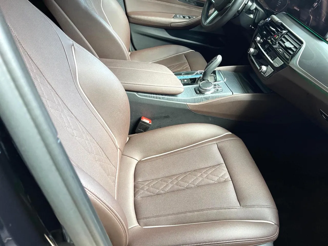BMW 5 Series 2021 530Li 2.0T Leading M Sports Suit Automatic Gear 8