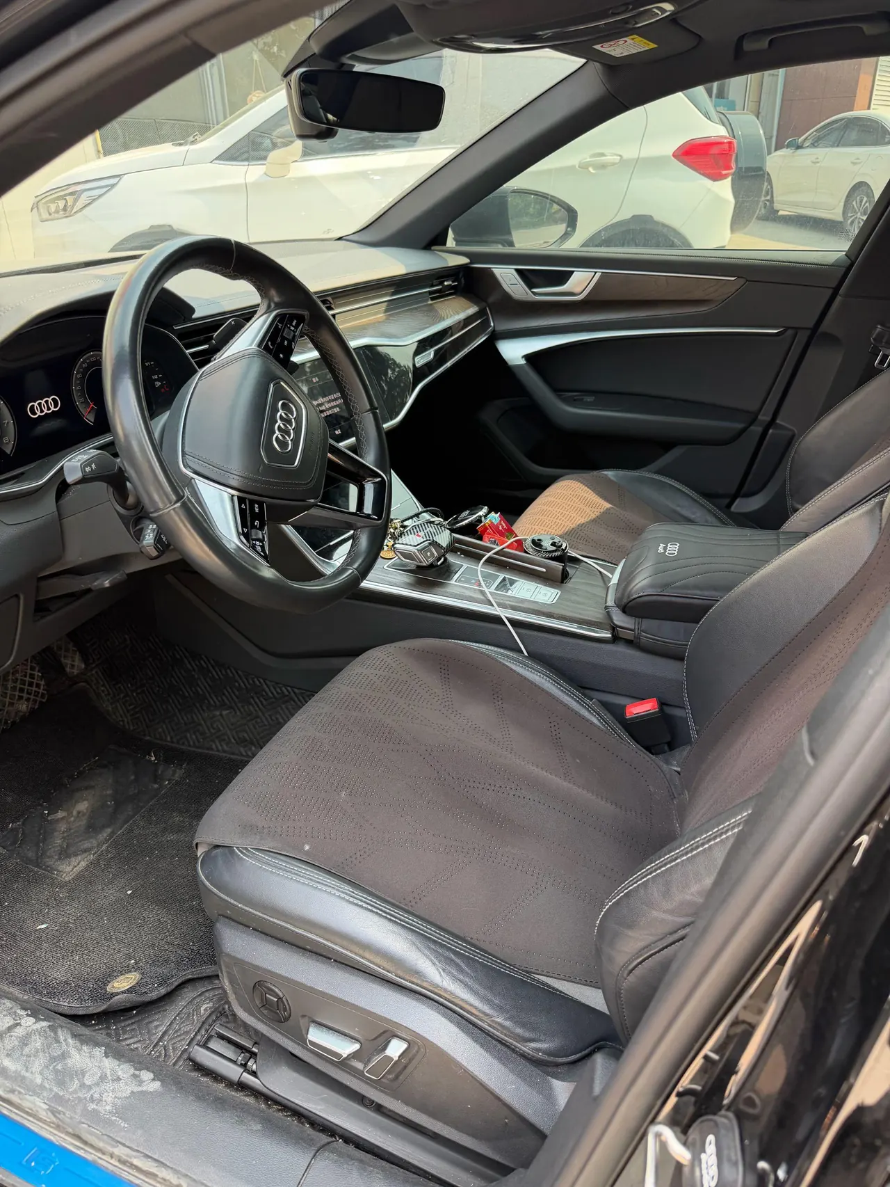 Audi 2023 A6L 2.0TFSI 45TFSI Selected Dynamic (Modified) Automatic Gear 2