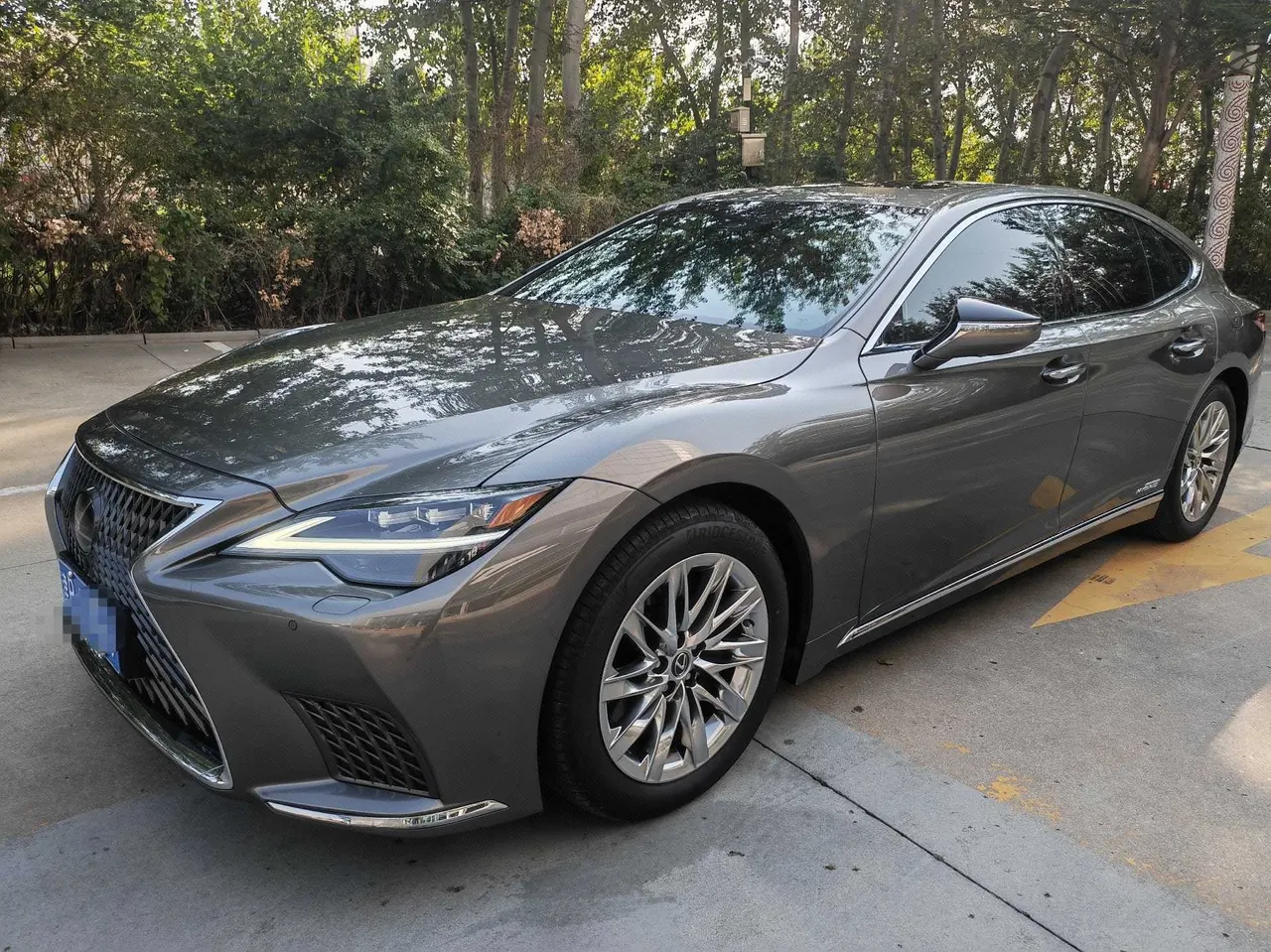 Open image lightbox: Rexas LS (Imported) 2021 LS500h 3.5 Level/Automatic Administrative Edition Automatic Gear