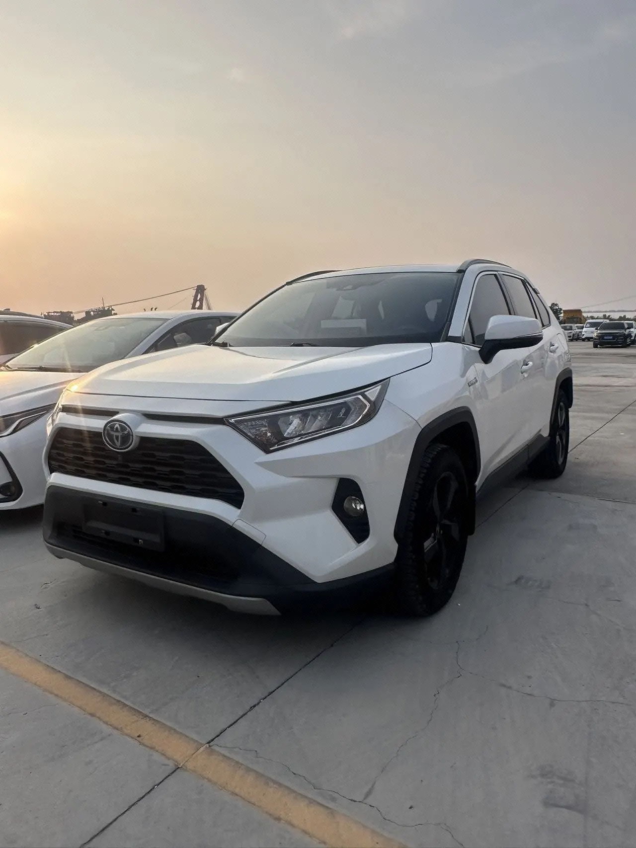 打开图片灯箱:Toyota 2021 RAV4 Rongfang Double Engine 2.5 Stepless Four-wheel Drive Elite PLUS Edition Automatic Gear