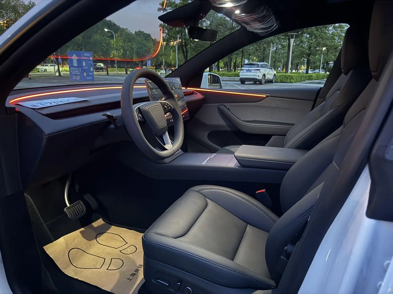 Tesla 2026 Model Y Rear-Wheel-Drive Automatic 4