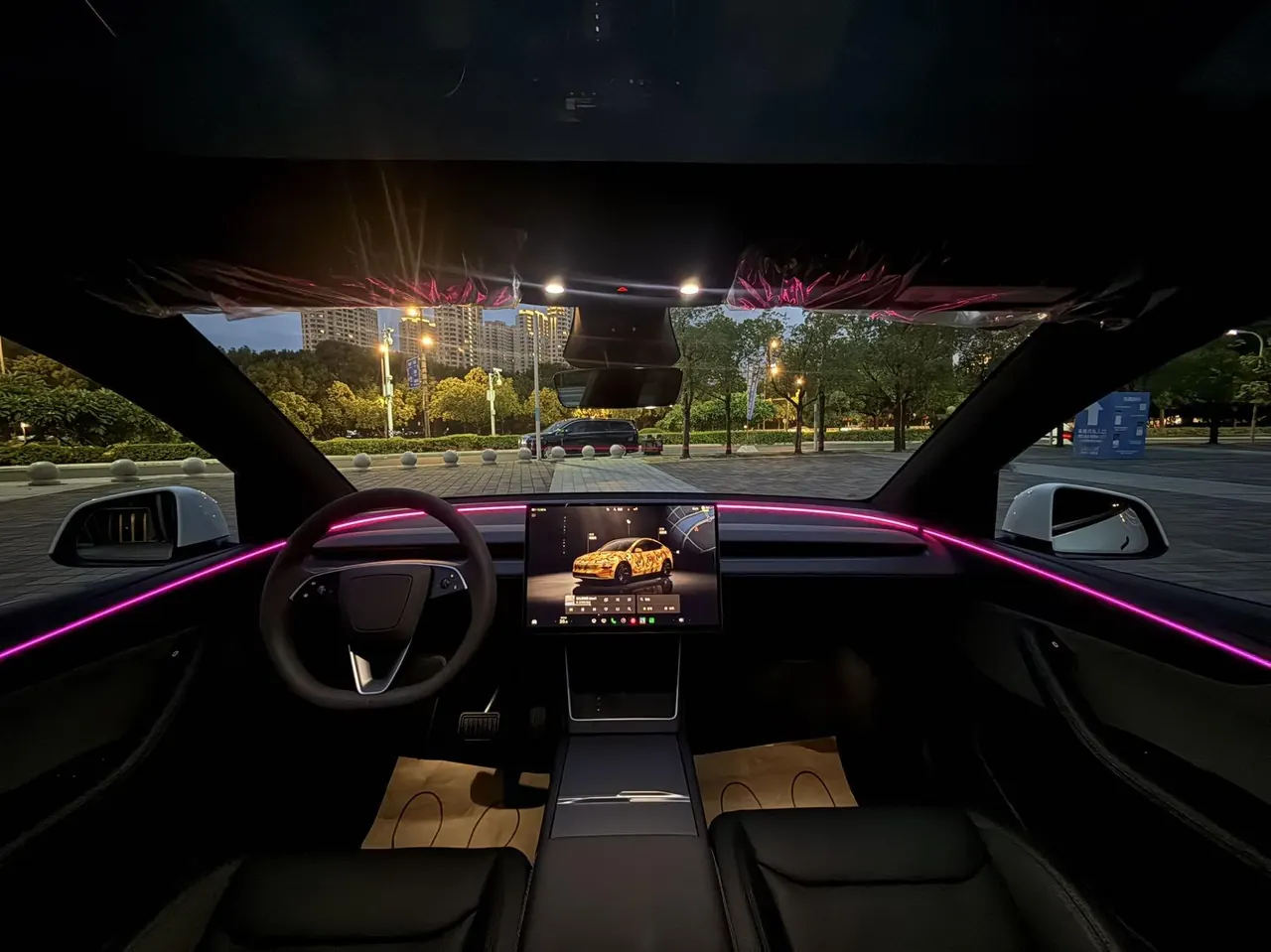 Tesla 2026 Model Y Rear-Wheel-Drive Automatic 6