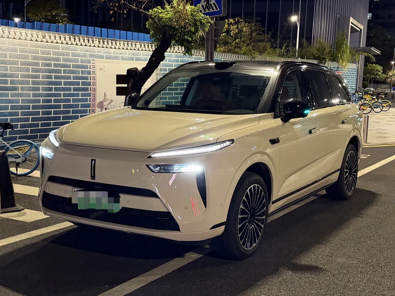 WEY 2026 Blue Mountain DHT 1.5T Intelligent Advanced Edition Four-wheel Drive Max Automatic Gear - View 1