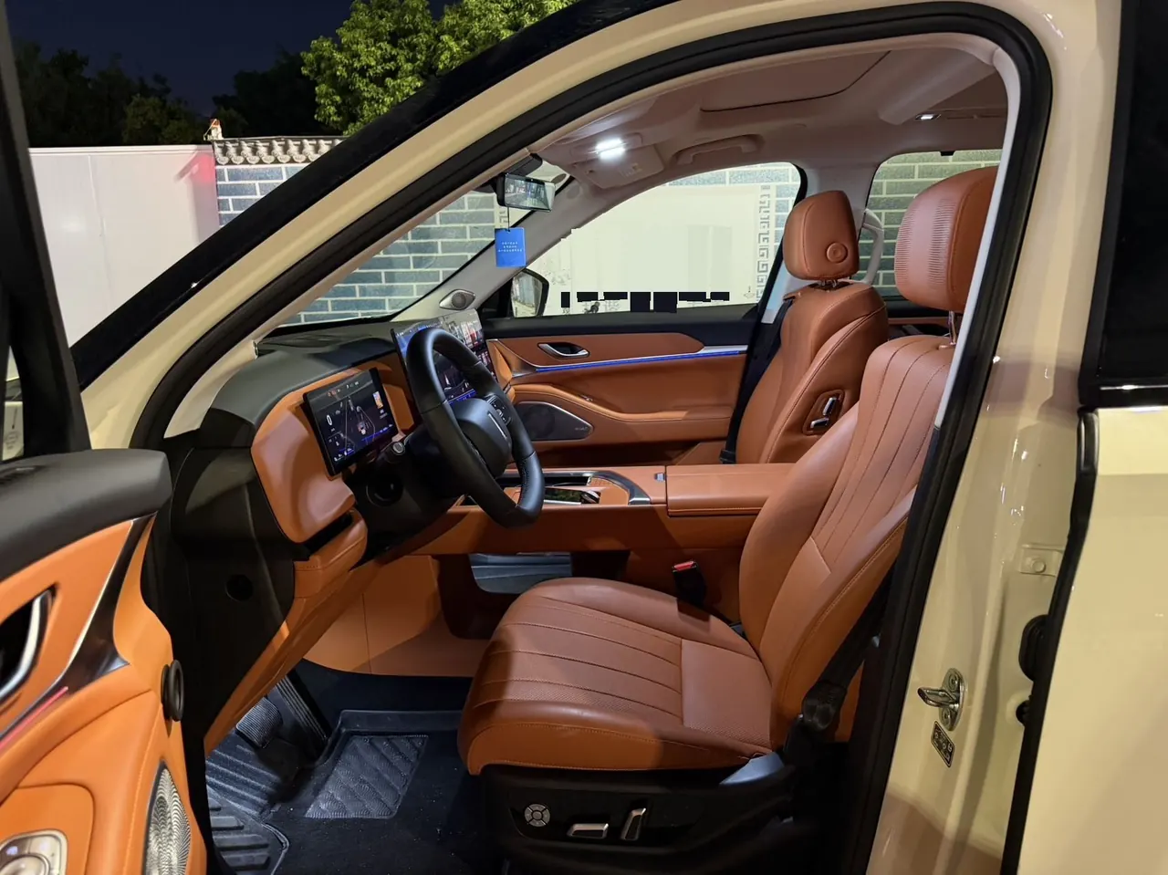 WEY 2026 Blue Mountain DHT 1.5T Intelligent Advanced Edition Four-wheel Drive Max Automatic Gear 2