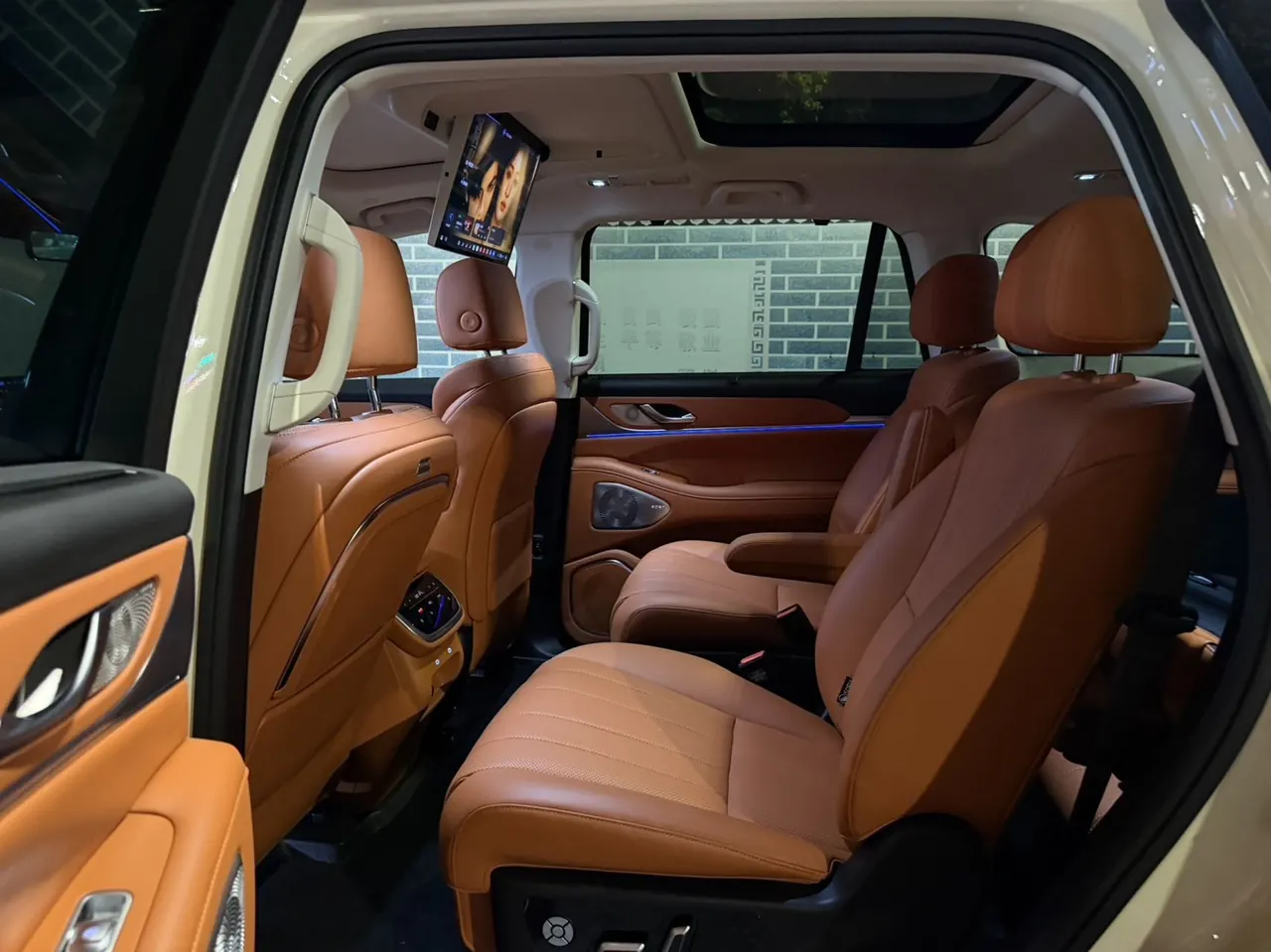 WEY 2026 Blue Mountain DHT 1.5T Intelligent Advanced Edition Four-wheel Drive Max Automatic Gear 3