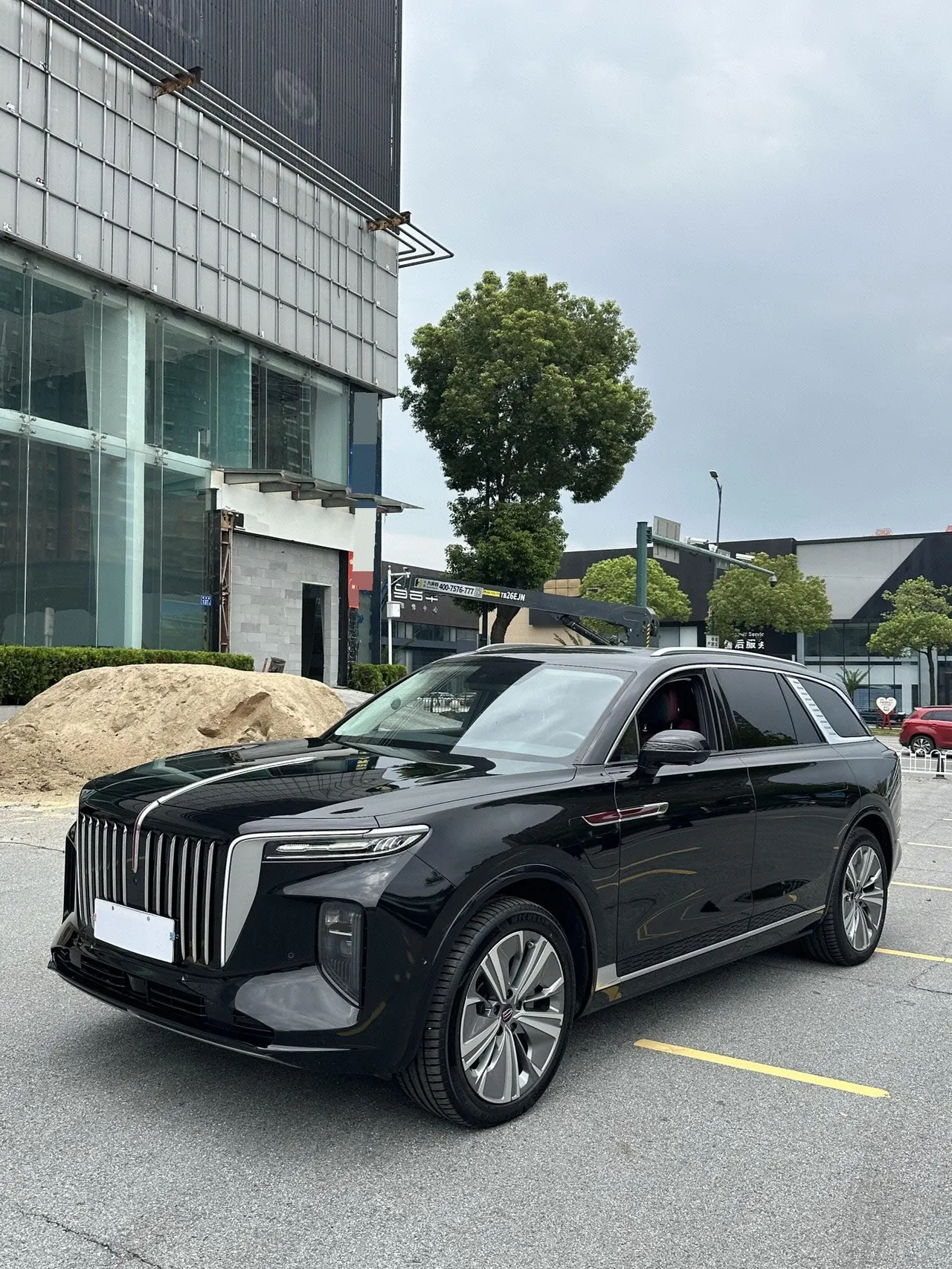 HongQi 2021 E-HS9 Flag Enjoy 6-seat Automatic Gear - View 1
