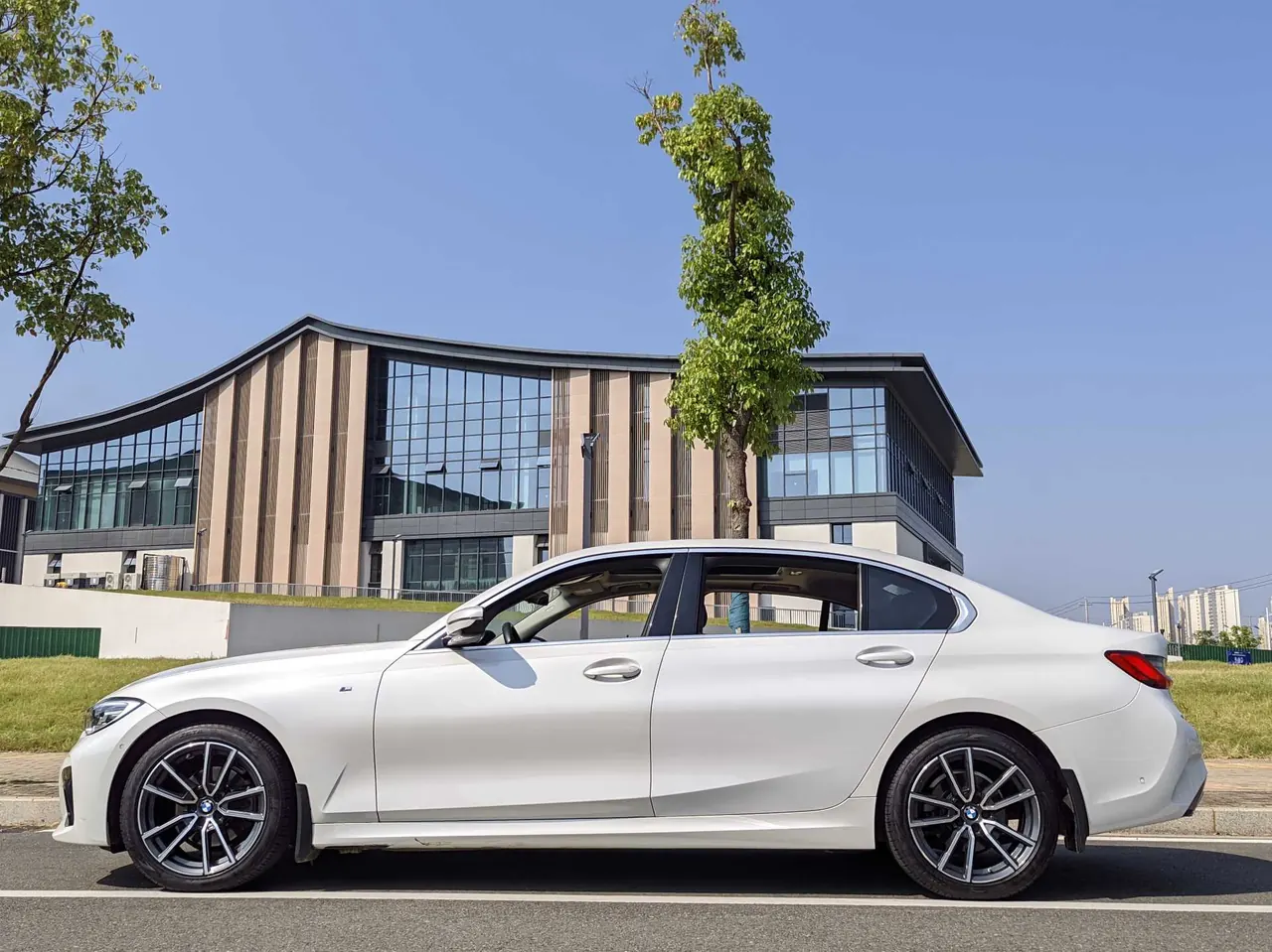 BMW 3 Series 2020 325Li 2.0T M Sports Suit Automatic Gear 3