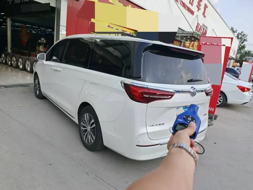 Buick 2023 GL8 ES Lu Zun 48V 2.0T 653T Exclusive Automatic Gear 4