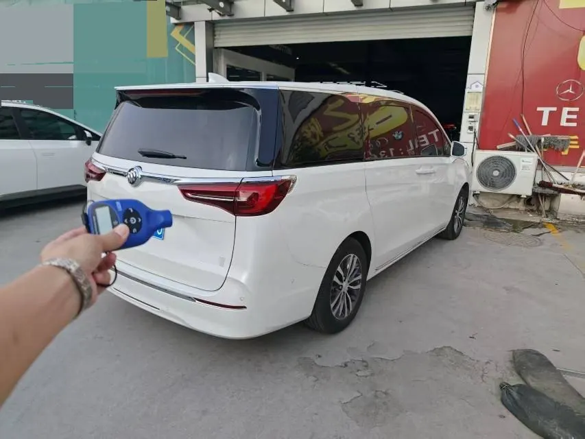 Buick 2023 GL8 ES Lu Zun 48V 2.0T 653T Exclusive Automatic Gear 6