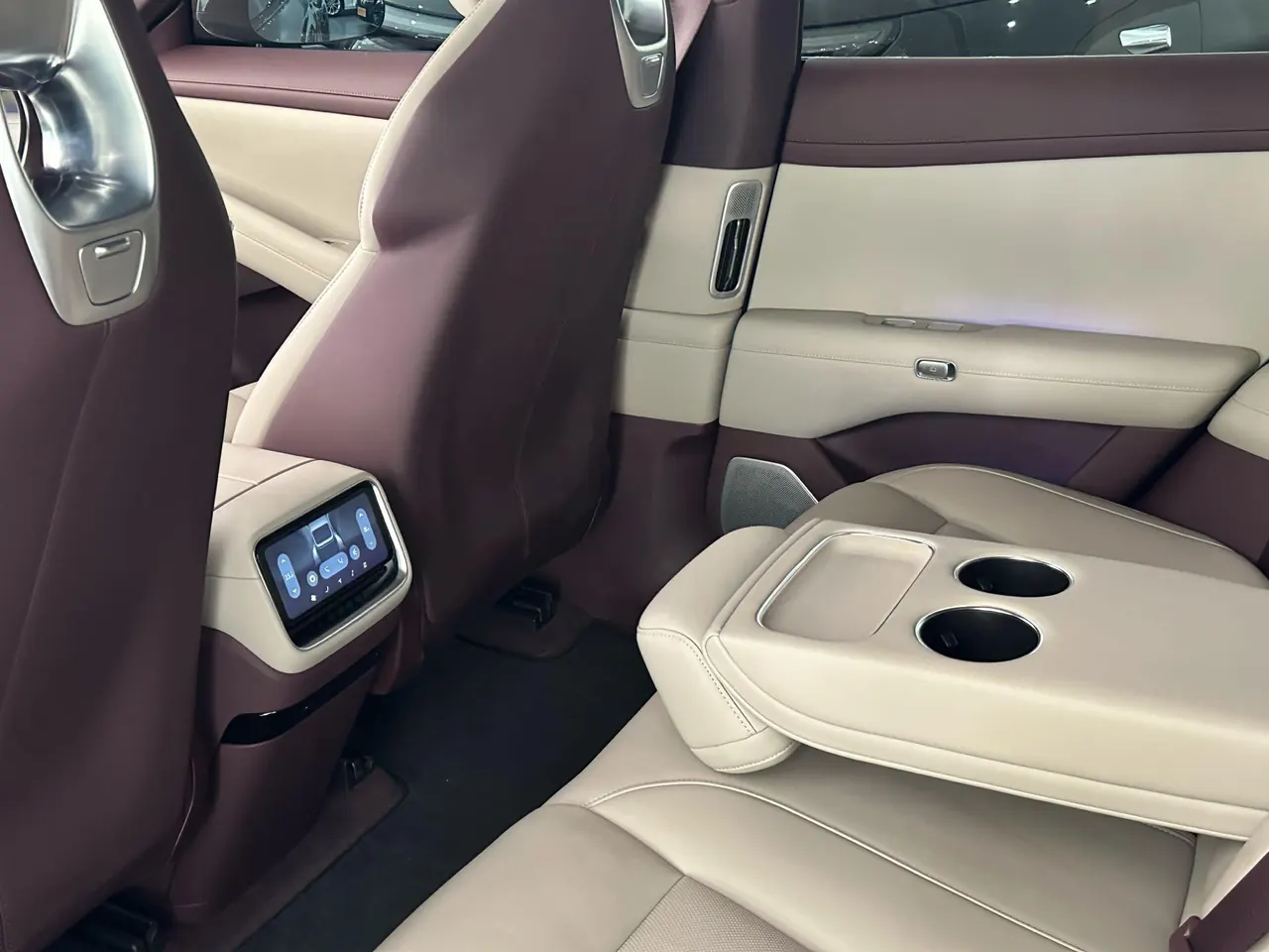 MI 2025 YU7 Long Endurance Rear Drive Automatic Gear 3