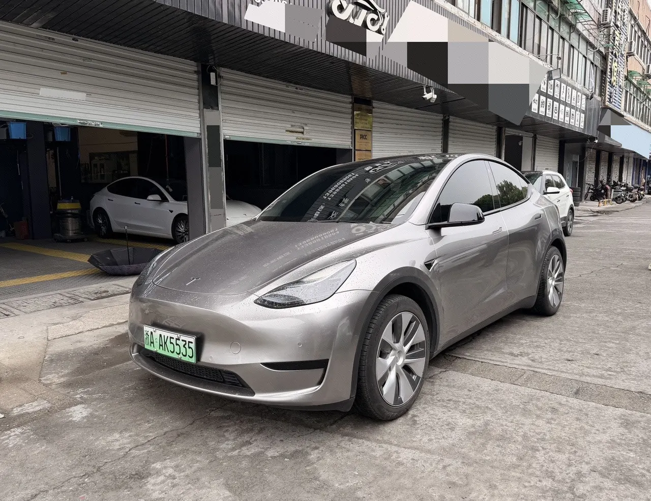 Open image lightbox: Tesla 2022 Model Y rear-wheel drive version (facelift) automatic gear
