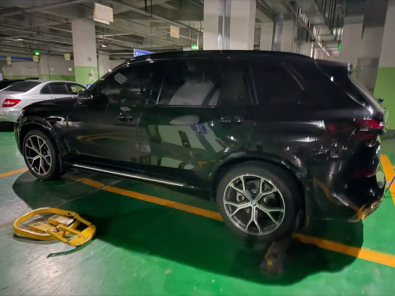 BMW 2023 X5 xDrive30Li 48V 2.0T exclusive m sports obsidian night suit automatic gear 4