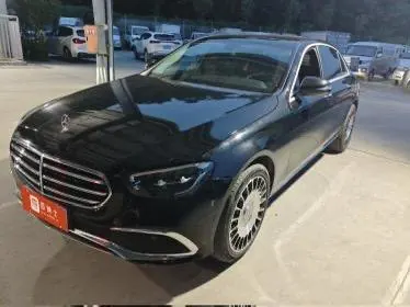 Открыть галерею: Mercedes Benz E Class 2023 E 260 L 2.0T Automatic