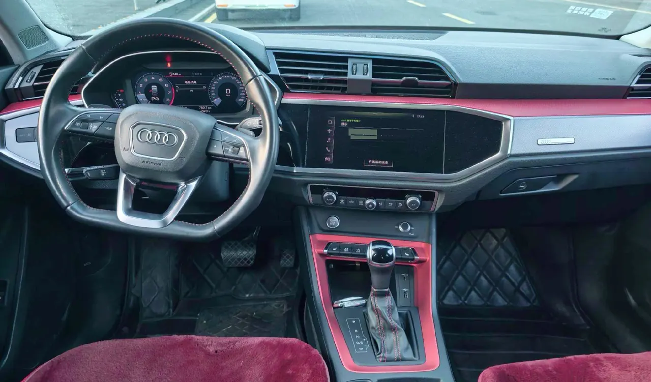Audi 2021 Q3 1.4TFSI 35TFSI Fashion Dynamic Automatic 3