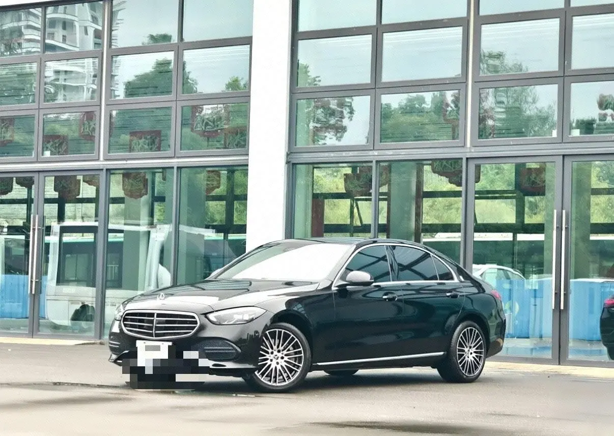 Открыть галерею: Mercedes Benz Class C 2023 C 260 L 48V 1.5T Automatic