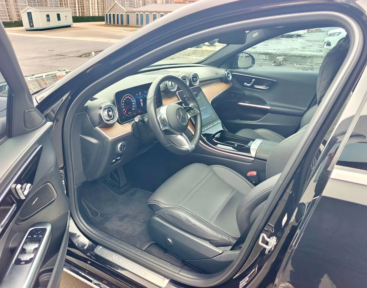 Mercedes Benz Class C 2023 C 260 L 48V 1.5T Automatic 3