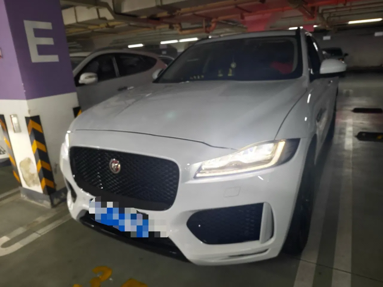 Jaguar F-PACE (Imported) 2020 F-PACE 2.0T Flag Edition Automatic Gear - View 1