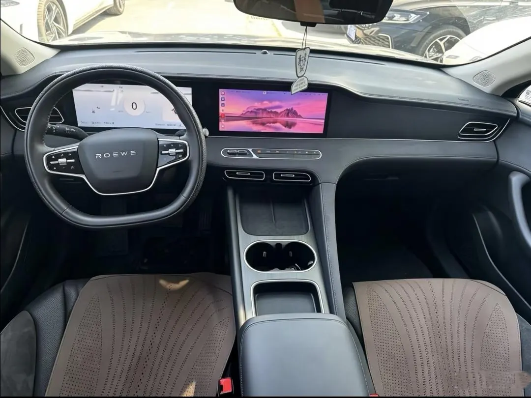 Roewe 2023 D7 DMH 1.5 125km Flagship Automatic Gear 4