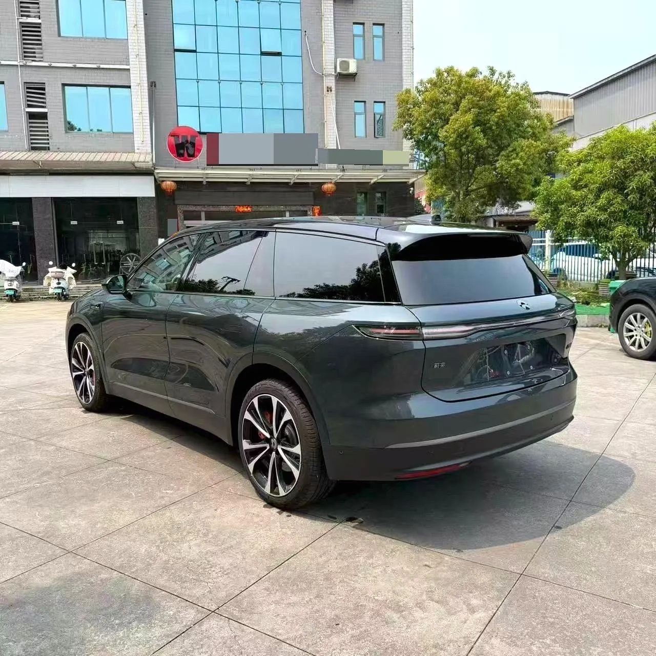 NIO 2023 ES 8 100kWh Signature Edition Automatic Gear 4