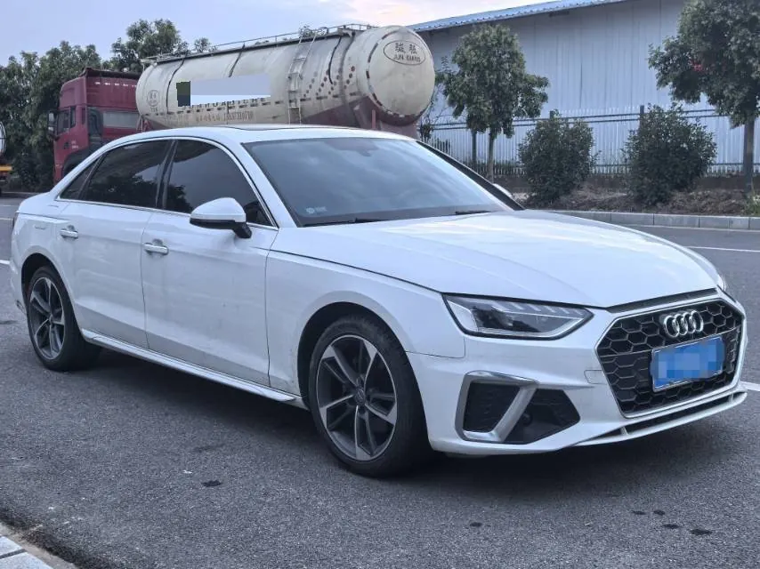 Audi 2020 A4L 2.0TFSI 40TFSI Fashion Dynamic Automatic 3