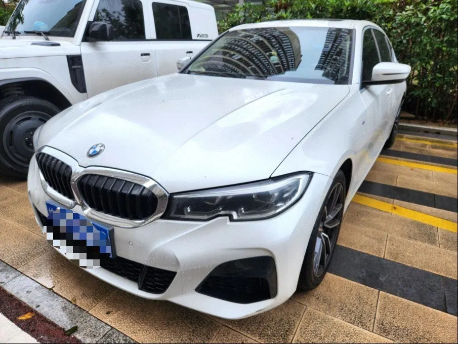 Открыть галерею: BMW 3 Series 2020 325Li xDrive 2.0T M Sports Suit Automatic Gear
