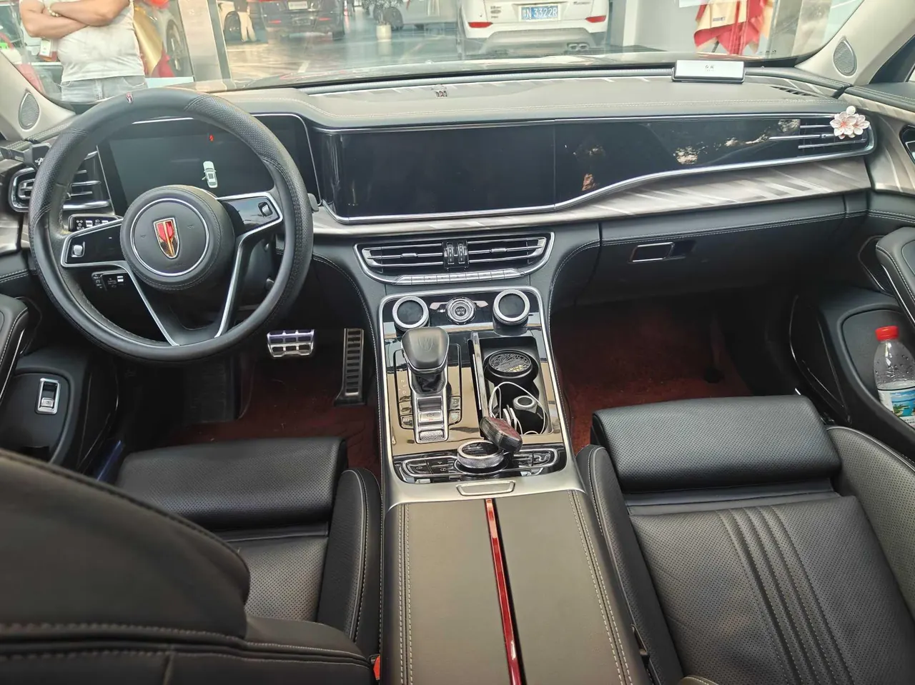 HongQi 2020 H9 48V 2.0T Zhilian Flag Edition Automatic Gear 3