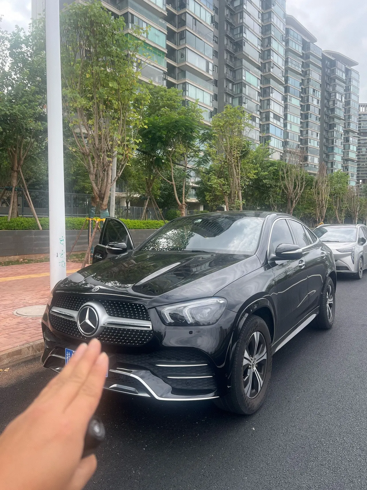 Открыть галерею: Mercedes Benz GLE (Imported) 2020 GLE 350 Coupe 4MATIC 2.0T Fashion Automatic Gear