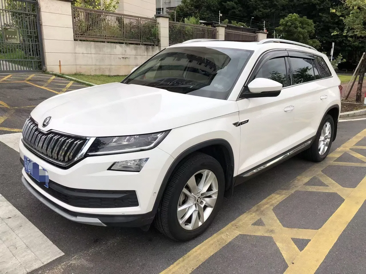 Skoda 2020 Kodiak 2.0TSI TSI 16500.00g Drive Deluxe Premium Edition 5-seat Automatic Transmission - View 1