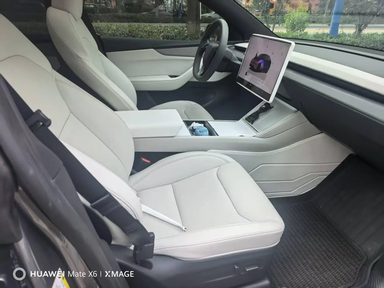 Tesla 2026 Model Y Rear-Wheel-Drive Automatic 6