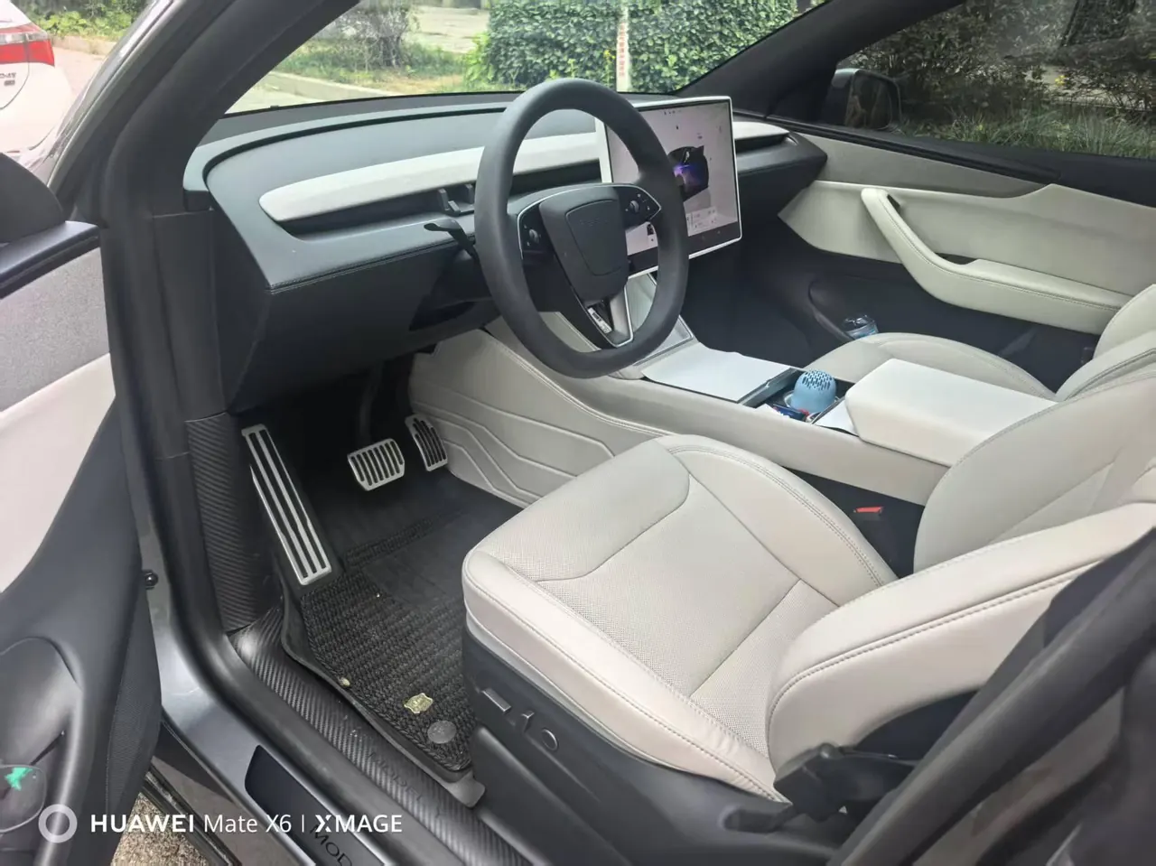 Tesla 2026 Model Y Rear-Wheel-Drive Automatic 8