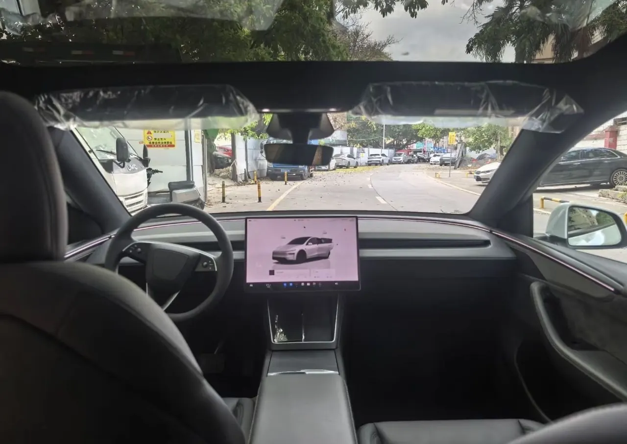 Tesla 2026 Model Y Rear-Wheel-Drive Automatic 4