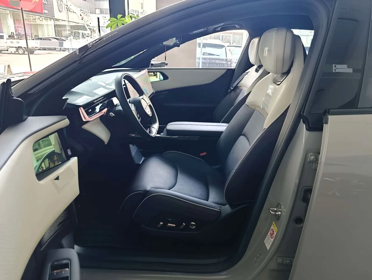 Mazda 2025 EZ-60 200 Max automatic gear 3