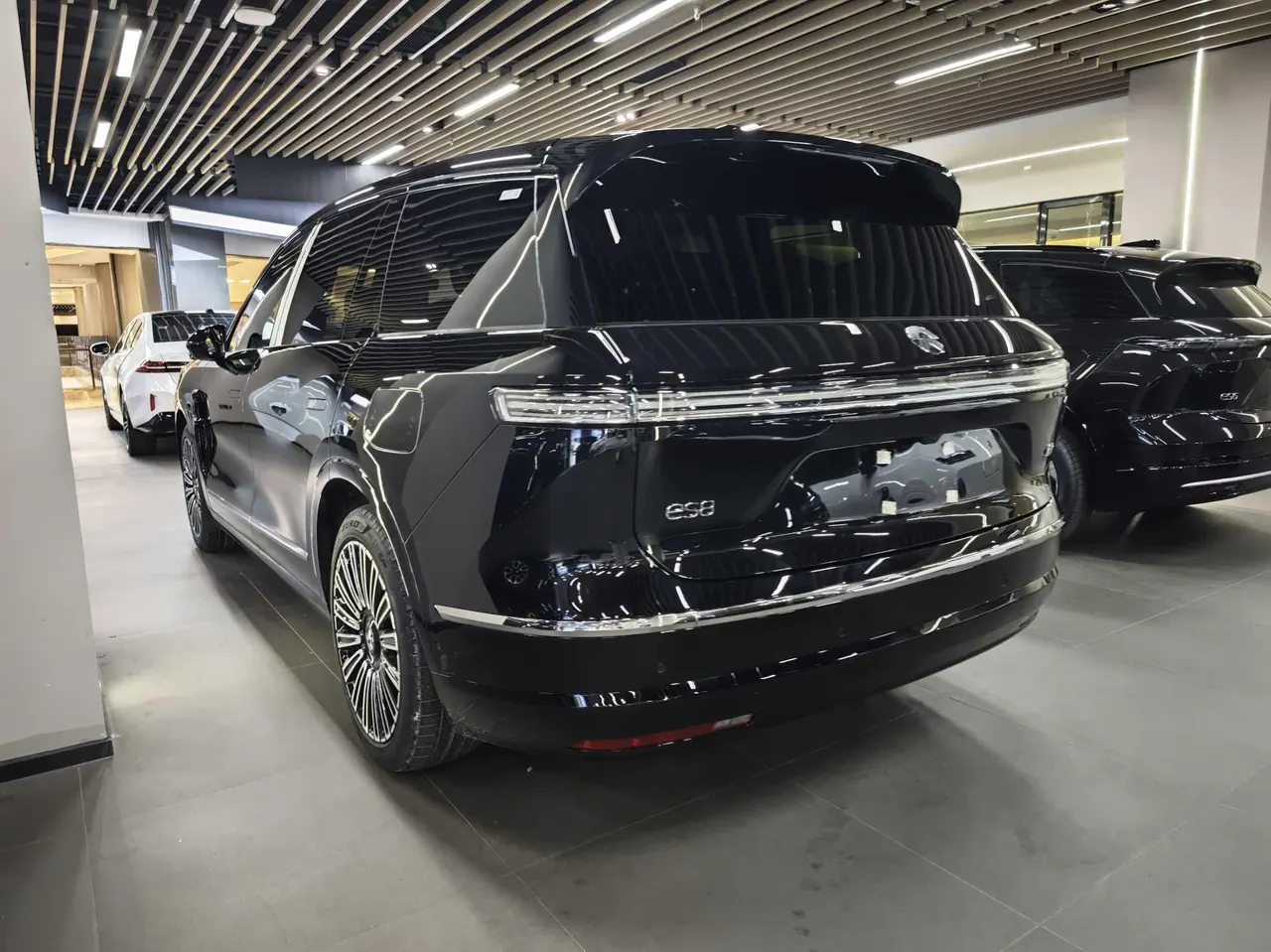 NIO 2026 ES8 6-seat executive deluxe automatic gear 6