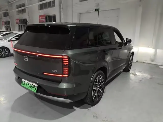 Chuanqi 2025 yearning for S7 1.5T 180km Ultra 4-wheel drive laser Radar version automatic gear 3
