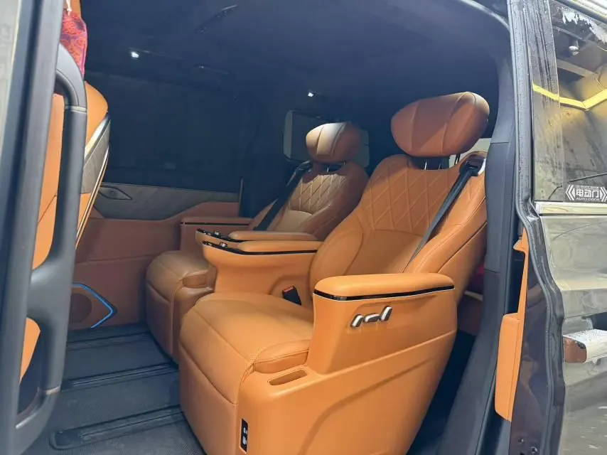 WEY 2025 VV7 Hi4 1.5T Four-Wheel-Drive Automatic Model 2