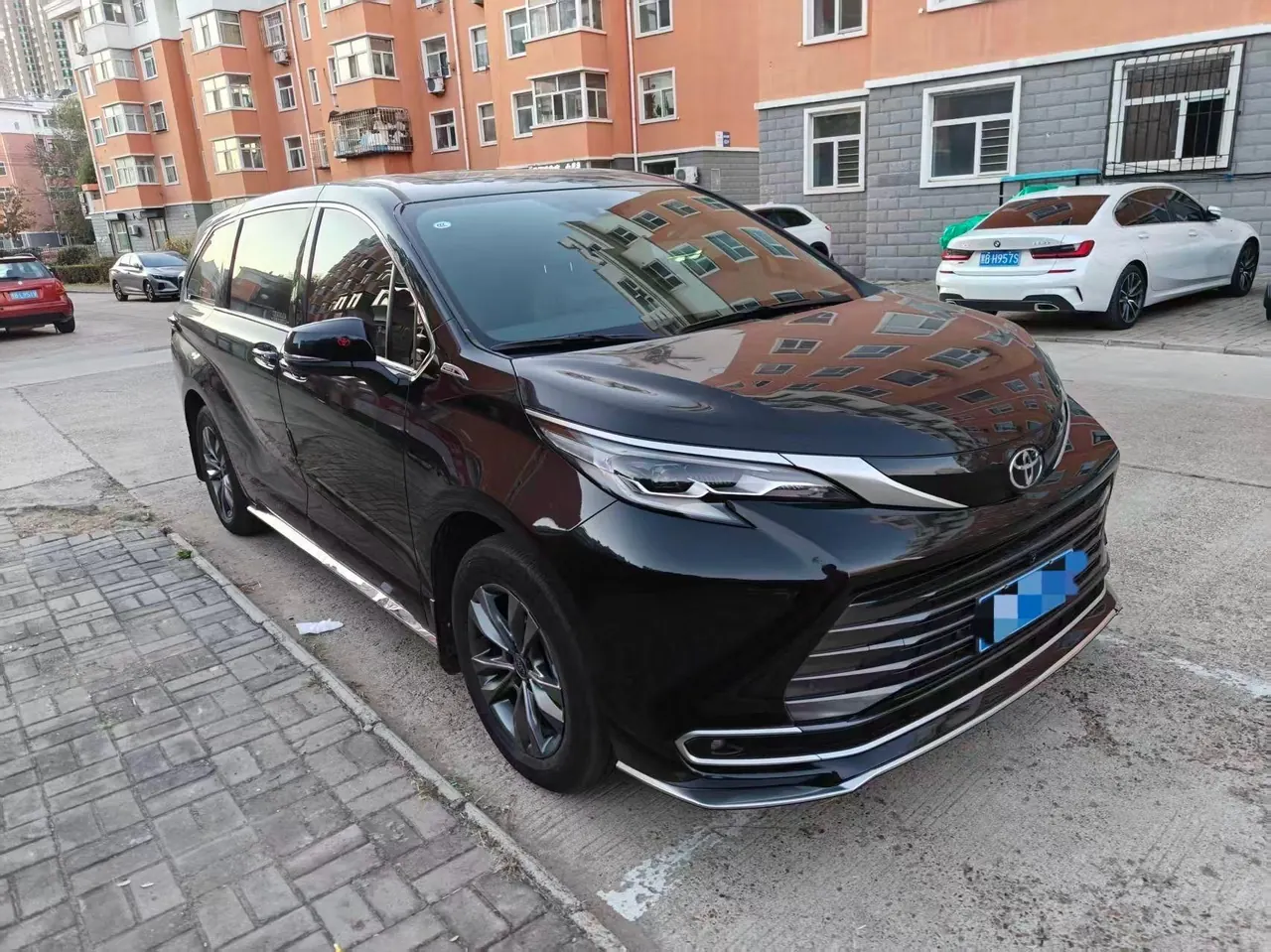 Toyota 2026 Sana 2.5 Stepless Four-wheel Drive Premium Edition Automatic Transmission 3