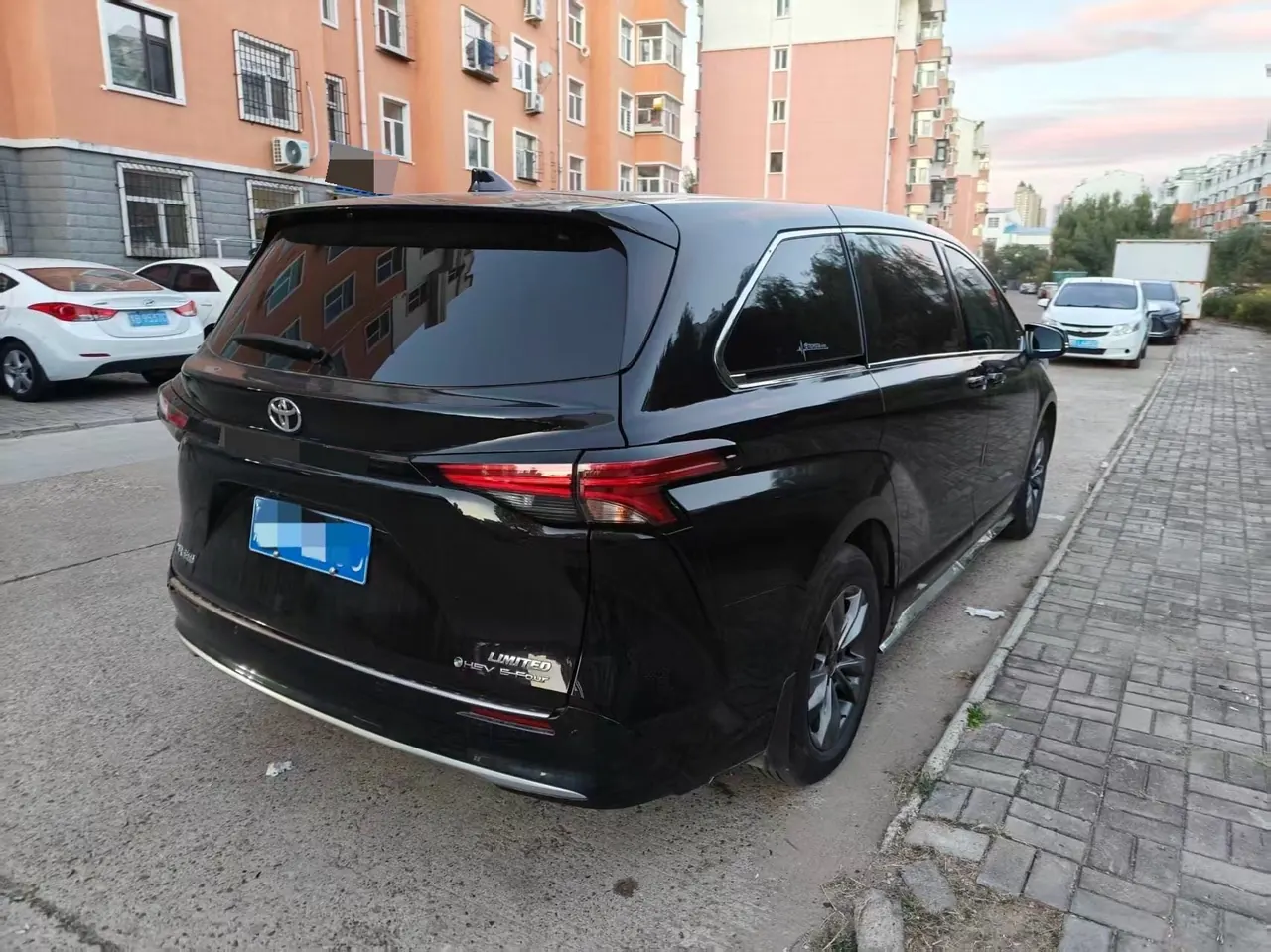 Toyota 2026 Sana 2.5 Stepless Four-wheel Drive Premium Edition Automatic Transmission 5