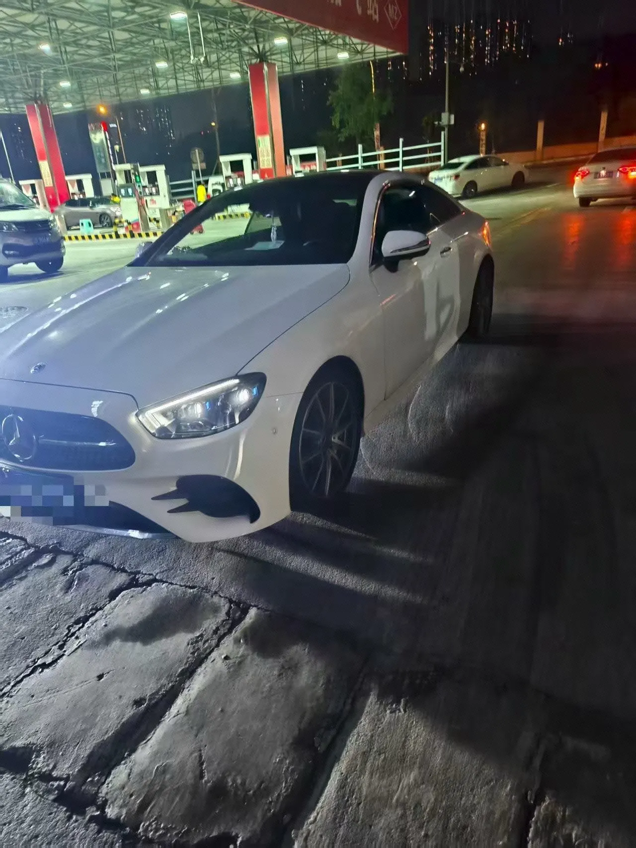 Открыть галерею: Mercedes Benz Class E (Imported) 2023 E 300 Coupe 2.0T Automatic Gear