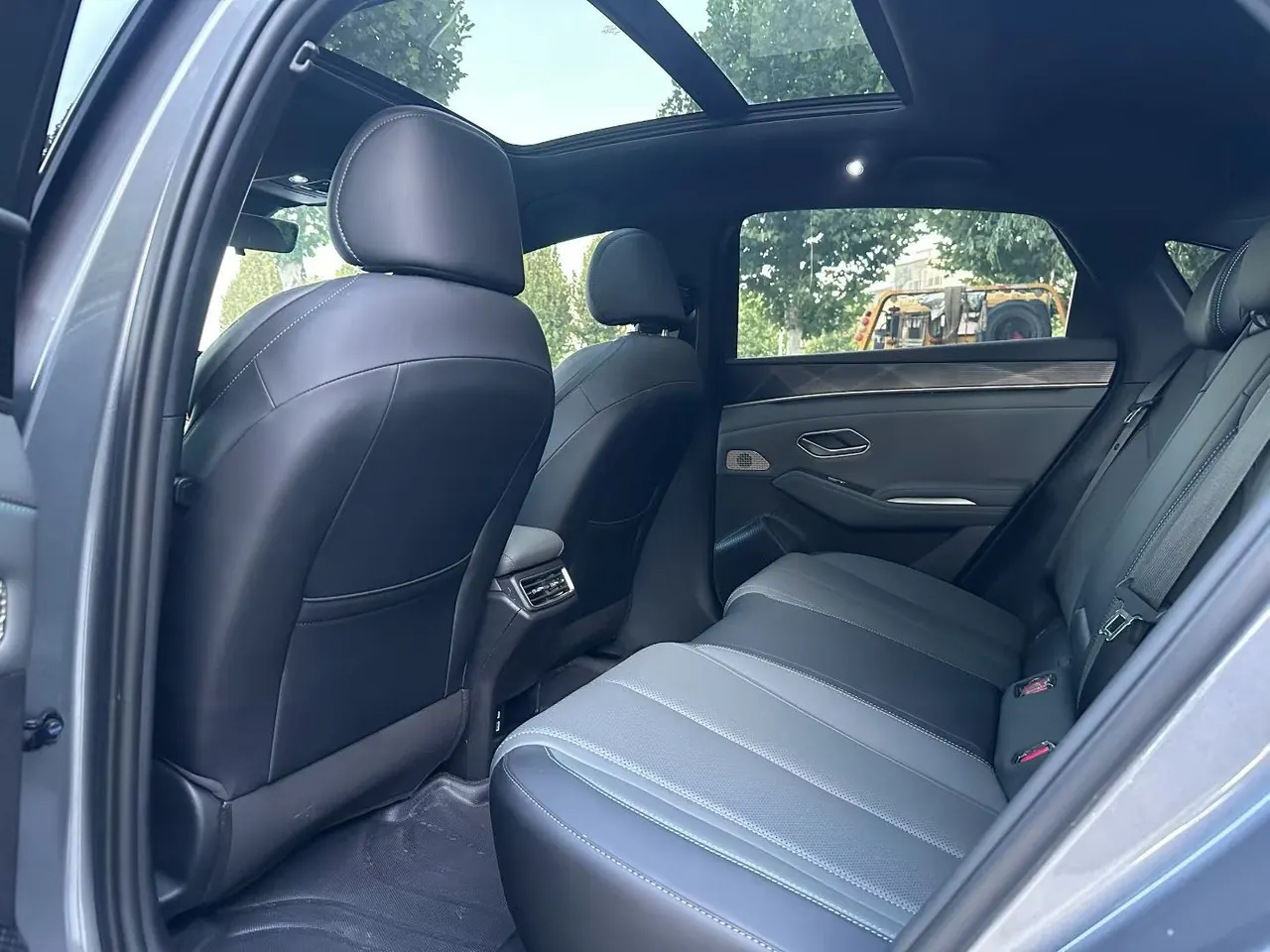 BYD 2025 Qin L DM-i 1.5 stepless smart driving version 120KM Exceed automatic gear 8