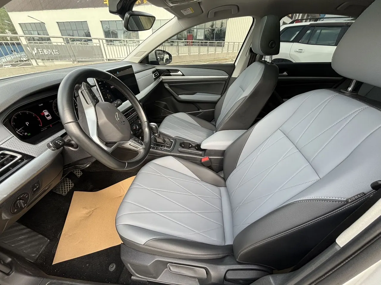 Volkswagen 2023 LaVida 1.5 5 Million Edition Automatic 4