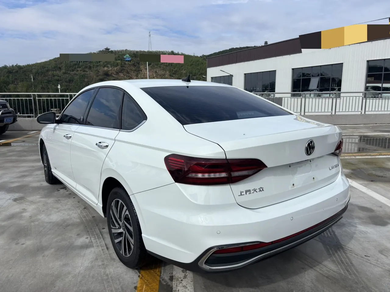 Volkswagen 2023 LaVida 1.5 5 Million Edition Automatic 9