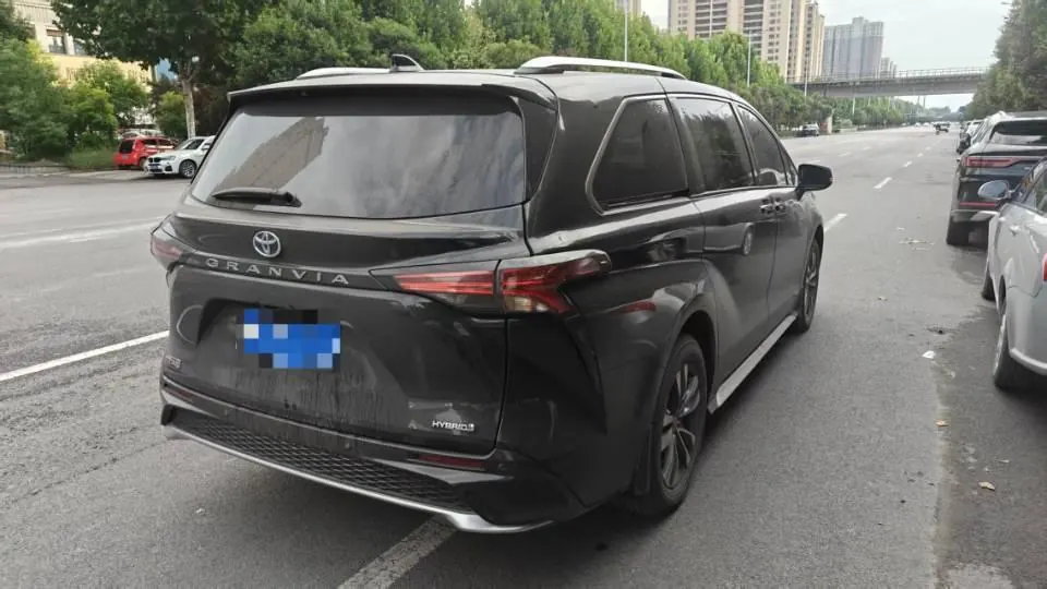 Toyota 2023 Grevia HYBRID 2.5 Stepless Deluxe Edition Automatic Transmission 2