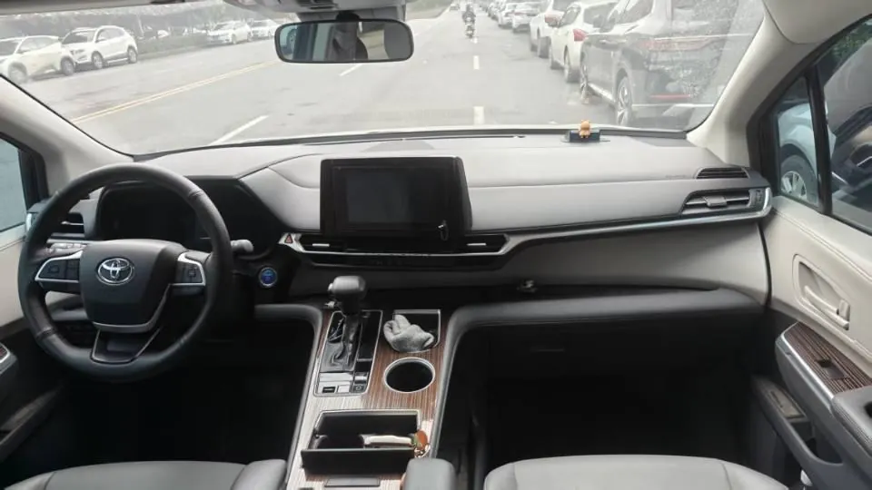 Toyota 2023 Grevia HYBRID 2.5 Stepless Deluxe Edition Automatic Transmission 4