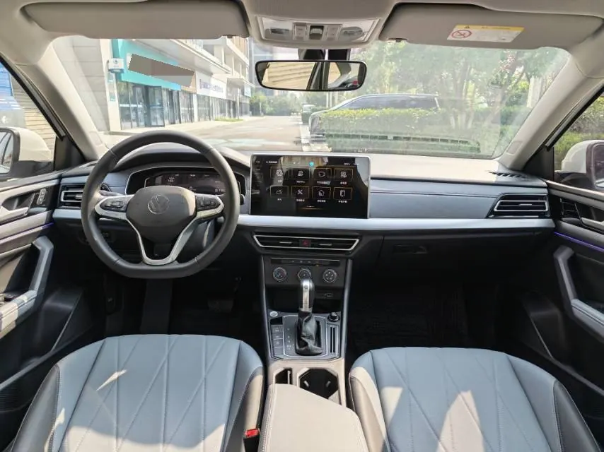 Volkswagen 2023 LaVida 1.5 5 Million Edition Automatic 10