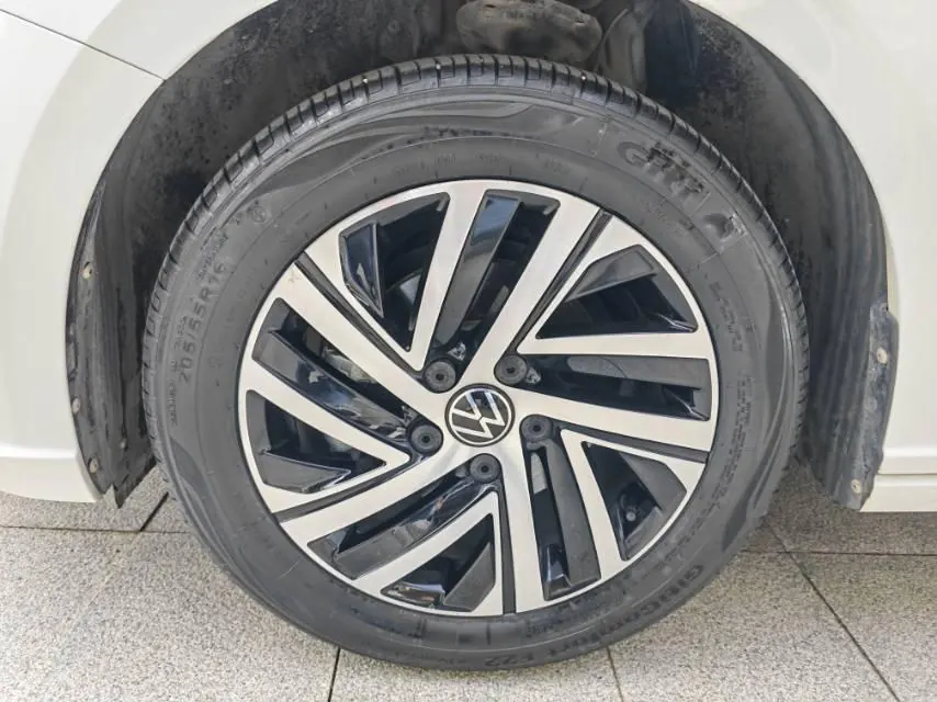 Volkswagen 2023 LaVida 1.5 5 Million Edition Automatic 14