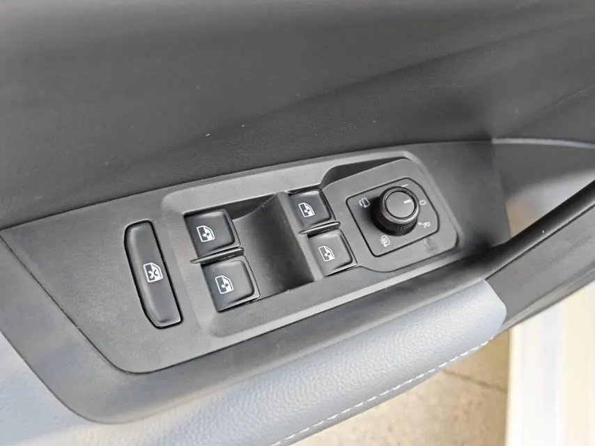 Volkswagen 2023 LaVida 1.5 5 Million Edition Automatic 15