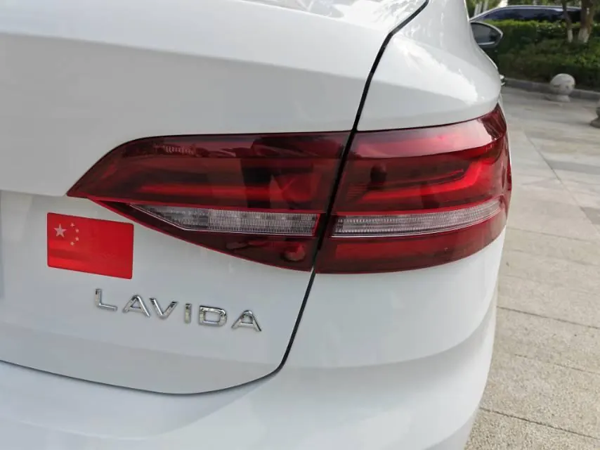 Volkswagen 2023 LaVida 1.5 5 Million Edition Automatic 16