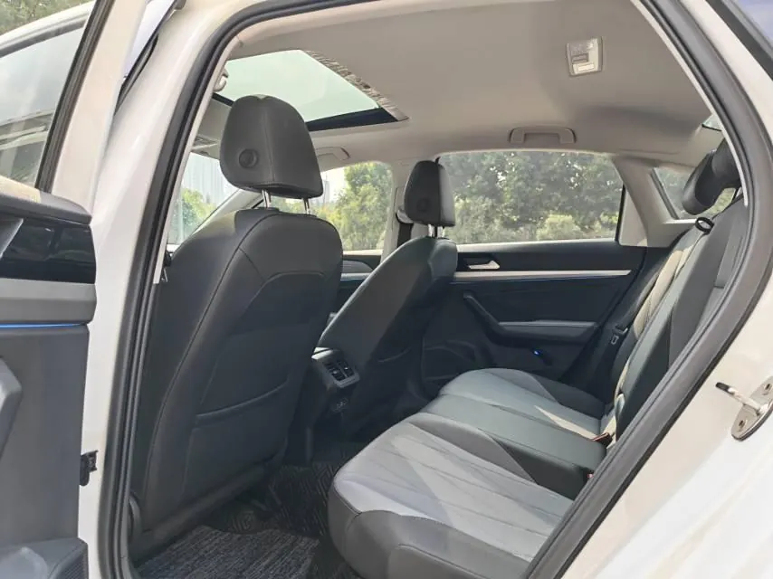 Volkswagen 2023 LaVida 1.5 5 Million Edition Automatic 9
