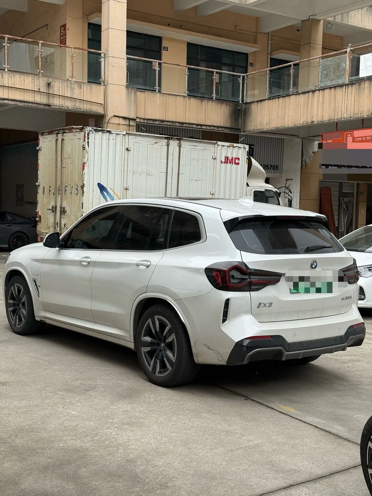 BMW 2023 iX3 leading automatic 10
